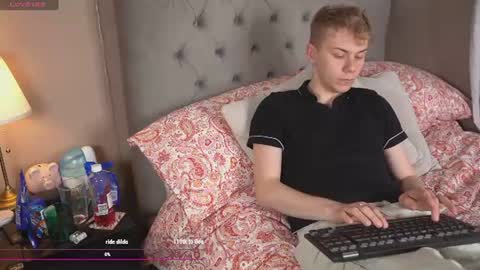 Snapshot of scottish_twink01 chatting on June 13, 10:40 pm danny online show from June 13, 10:40 pm
