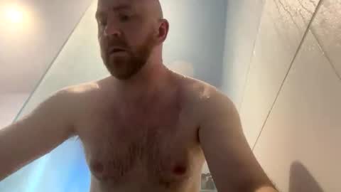 Snapshot of scottric chatting on May 17, 10:33 am SexyDaddy online show from May 17, 10:33 am