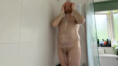 Snapshot of scottric chatting on May 27, 8:33 am SexyDaddy online show from May 27, 8:33 am