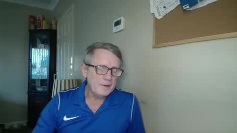 Snapshot of scottsman214 chatting on May 4, 7:10 pm James online show from May 4, 7:10 pm