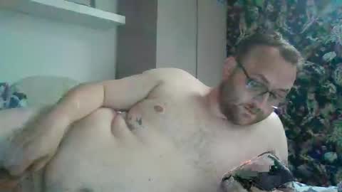 Snapshot of scousegay4 chatting on September 10, 4:29 pm StraightScouse online show from September 10, 4:29 pm