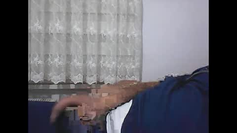 Snapshot of screw2 chatting on December 22, 7:31 pm Evren online show from December 22, 7:31 pm