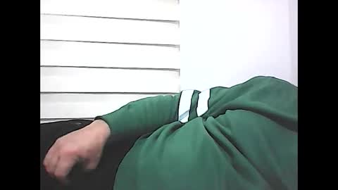 Snapshot of screw2 chatting on March 1, 9:48 pm Evren online show from March 1, 9:48 pm