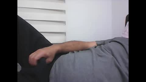 Snapshot of screw2 chatting on November 22, 11:48 pm Evren online show from November 22, 11:48 pm