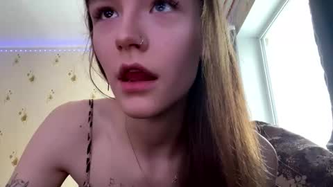 Snapshot of sdddisk chatting on February 7, 1:22 pm sdddisk online show from February 7, 1:22 pm