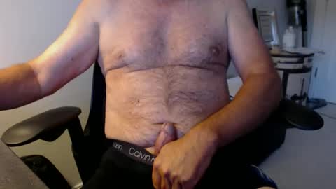 Snapshot of sdodgerxx chatting on October 20, 3:23 pm sdodgerxx online show from October 20, 3:23 pm