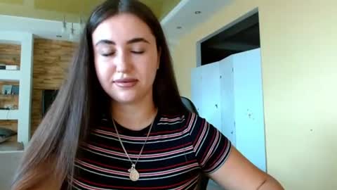 Elizabeth  online show from June 18, 6:13 am
