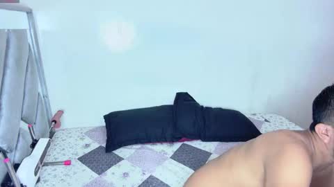 Snapshot of sean_pierre1 chatting on December 15, 5:23 am Sean-pierre online show from December 15, 5:23 am