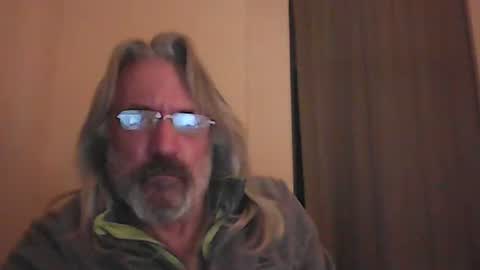 Snapshot of seantheflyer chatting on December 7, 1:03 am seantheflyer online show from December 7, 1:03 am