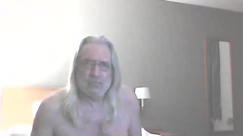 Snapshot of seantheflyer chatting on February 5, 1:04 am seantheflyer online show from February 5, 1:04 am