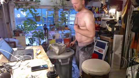 Snapshot of seattlemanwhore chatting on May 21, 2:02 pm Seattlemanwhore online show from May 21, 2:02 pm