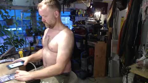 Snapshot of seattlemanwhore chatting on June 16, 2:09 pm Seattlemanwhore online show from June 16, 2:09 pm