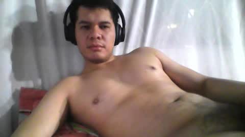 Snapshot of seb5758 chatting on November 4, 11:26 pm Seb online show from November 4, 11:26 pm