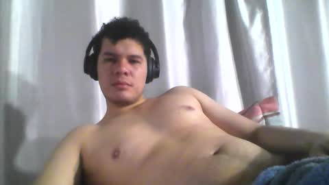 Snapshot of seb5758 chatting on November 11, 4:12 am Seb online show from November 11, 4:12 am