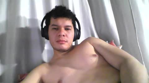 Snapshot of seb5758 chatting on November 13, 5:50 am Seb online show from November 13, 5:50 am