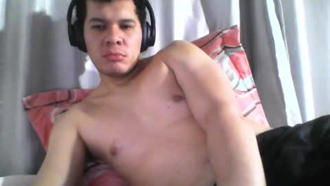 Snapshot of seb5758 chatting on November 18, 3:34 am Seb online show from November 18, 3:34 am