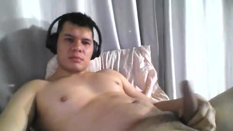 Snapshot of seb5758 chatting on December 5, 6:55 am Seb online show from December 5, 6:55 am