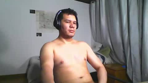 Snapshot of seb5759 chatting on June 22, 4:09 am seb5759 online show from June 22, 4:09 am