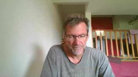 seb846894 online show from May 15, 10:22 am