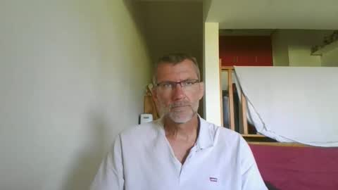 seb846894 online show from May 31, 9:16 am
