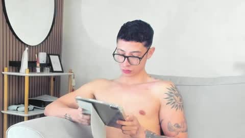 Snapshot of sebas_1122 chatting on April 22, 12:39 pm SEBASTIAN online show from April 22, 12:39 pm