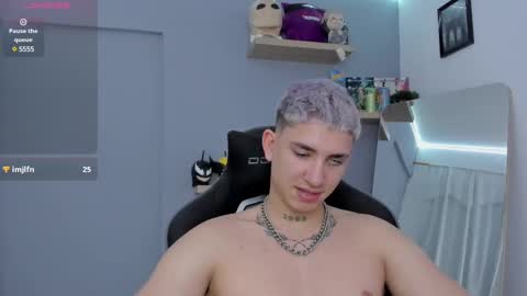 Snapshot of sebas__23 chatting on February 19, 12:35 am Sebastin online show from February 19, 12:35 am