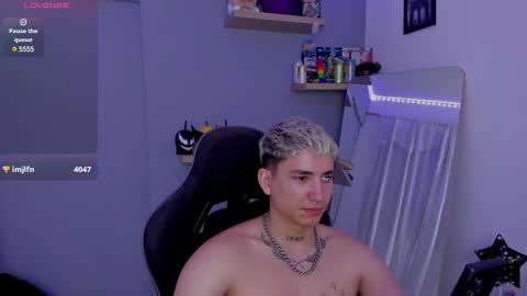 Snapshot of sebas__23 chatting on March 6, 3:56 pm Sebastin online show from March 6, 3:56 pm