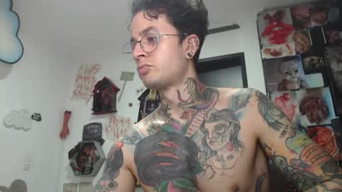 Snapshot of sebasbigdick_ chatting on April 5, 6:32 am spityio instagram online show from April 5, 6:32 am