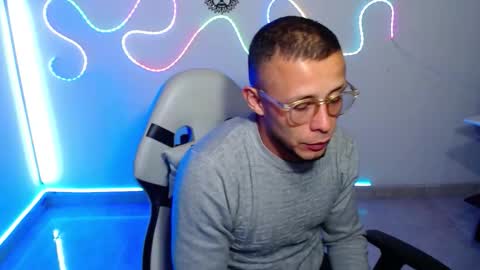 Snapshot of sebastian_025 chatting on November 13, 6:12 am Sebastian online show from November 13, 6:12 am