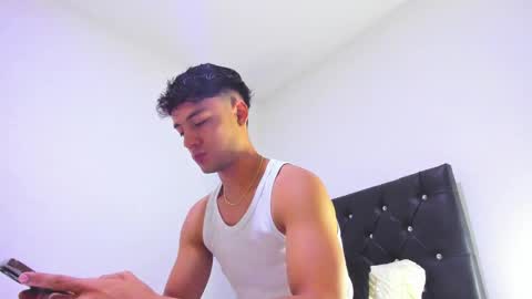 Snapshot of sebastian_dash chatting on January 21, 1:39 am SEBAS online show from January 21, 1:39 am