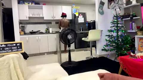 Snapshot of sebastian_grey06 chatting on November 25, 1:49 am SEBASTIAN GREY online show from November 25, 1:49 am