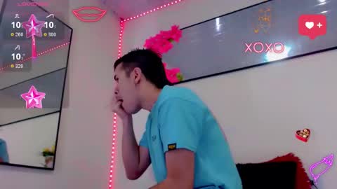 Snapshot of sebastian_loaiza chatting on December 18, 12:00 pm Sebastian online show from December 18, 12:00 pm