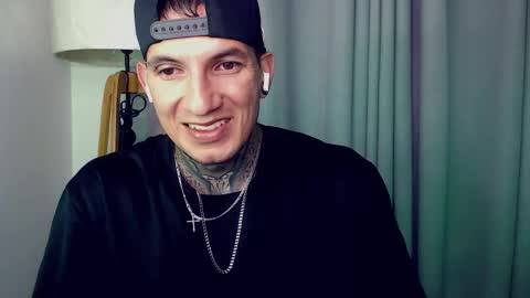 Snapshot of sebastian_muss chatting on November 30, 1:04 pm Sebastian online show from November 30, 1:04 pm