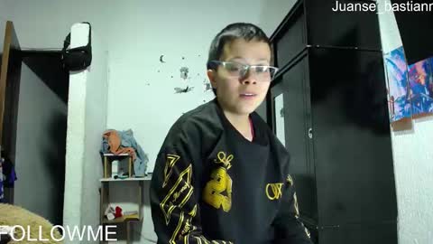 Snapshot of sebastian_posse chatting on February 8, 12:28 am Myystiic online show from February 8, 12:28 am
