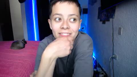 Snapshot of sebastian_posse chatting on March 7, 9:27 pm Myystiic online show from March 7, 9:27 pm