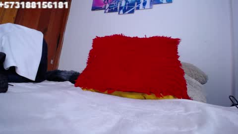 Snapshot of sebastian_posse chatting on September 30, 9:09 pm Myystiic online show from September 30, 9:09 pm