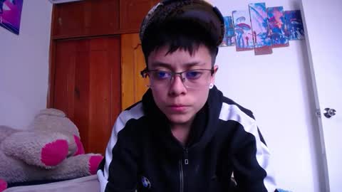 Snapshot of sebastian_posse chatting on October 12, 3:44 pm Myystiic online show from October 12, 3:44 pm