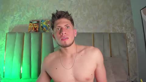 Snapshot of sebastianmaximoff chatting on September 18, 9:17 pm Sebastian online show from September 18, 9:17 pm