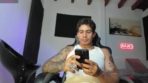 Snapshot of sebastianortizm chatting on November 13, 3:16 am Lucian Sinclair online show from November 13, 3:16 am