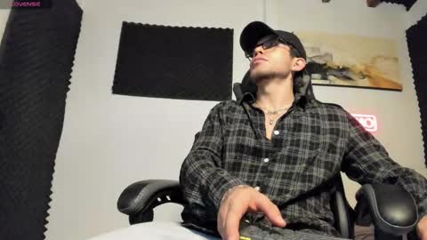 Lucian Sinclair online show from March 9, 3:32 am