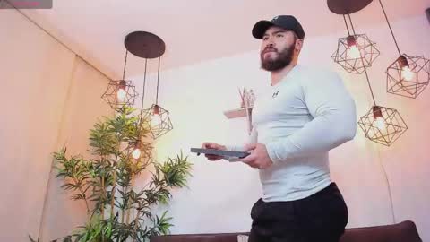 Instagram jeanpaulfit  online show from May 1, 11:09 pm