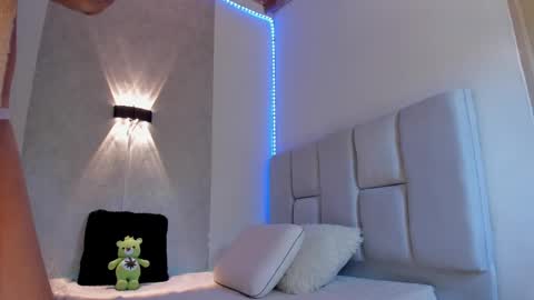 Snapshot of sebastiian69_ chatting on September 9, 3:33 pm Sebas online show from September 9, 3:33 pm