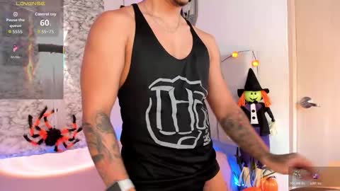 Snapshot of sebastiian69_ chatting on October 17, 1:57 pm Sebas online show from October 17, 1:57 pm
