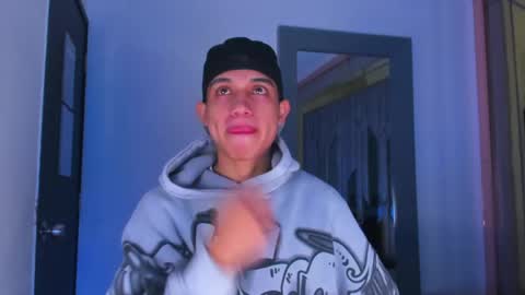 Snapshot of sebax_00 chatting on May 22, 5:14 am Sebastian online show from May 22, 5:14 am
