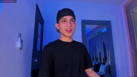 Snapshot of sebax_00 chatting on July 8, 8:35 pm Sebastian online show from July 8, 8:35 pm