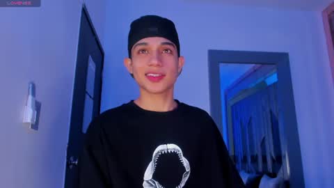 Snapshot of sebax_00 chatting on July 13, 7:49 pm Sebastian online show from July 13, 7:49 pm