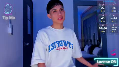 Snapshot of sebax_00 chatting on August 2, 12:36 pm Sebastian online show from August 2, 12:36 pm