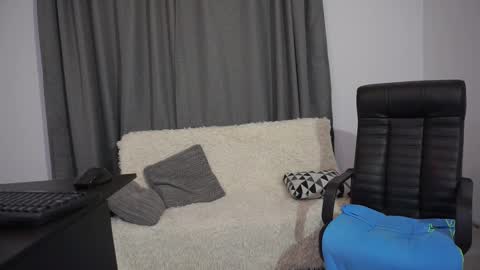 Snapshot of sebhastian2222 chatting on December 23, 7:28 am Lucian online show from December 23, 7:28 am