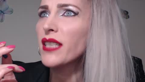 Emily online show from January 23, 9:18 pm