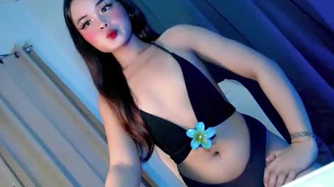 Snapshot of secret_affair18 chatting on October 31, 8:15 am kwen online show from October 31, 8:15 am